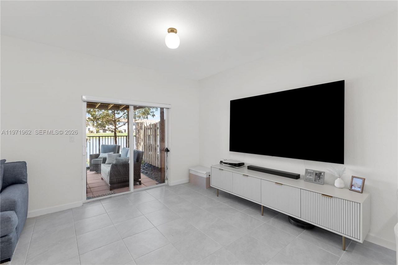 12906 NW 22nd Pl, Miami, FL 33167 Photo