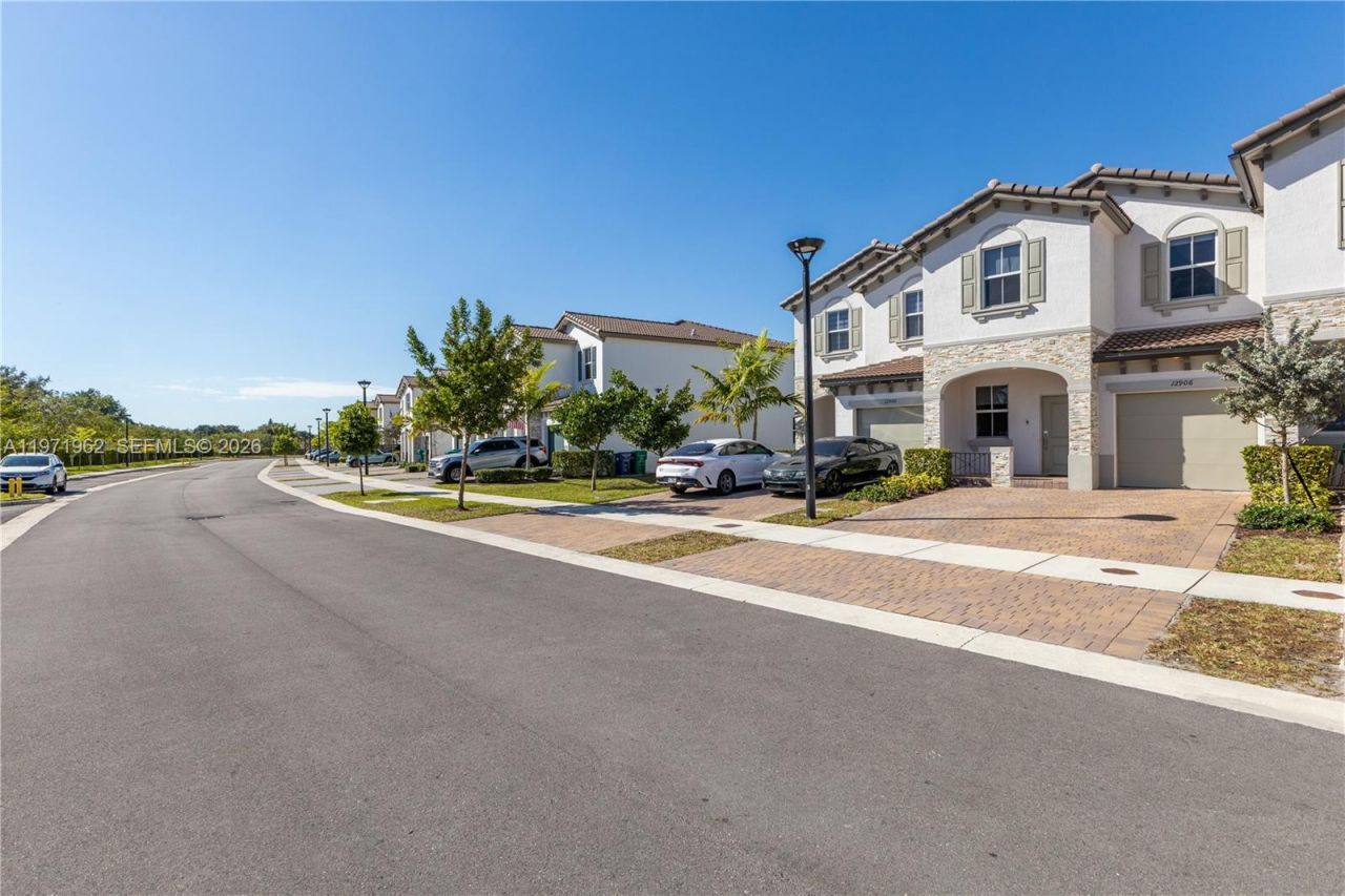 12906 NW 22nd Pl, Miami, FL 33167 Photo