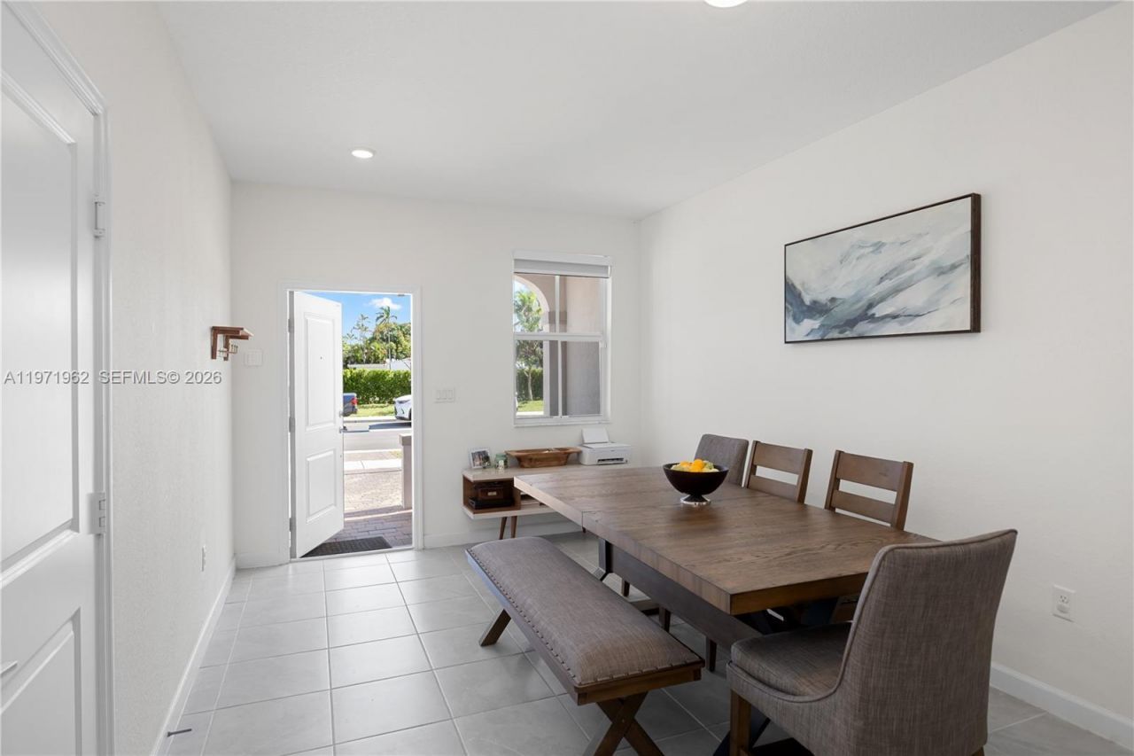 12906 NW 22nd Pl, Miami, FL 33167 Photo