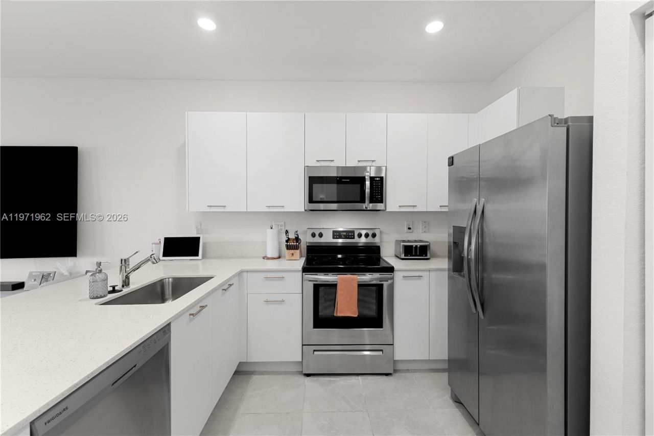 12906 NW 22nd Pl, Miami, FL 33167 Photo