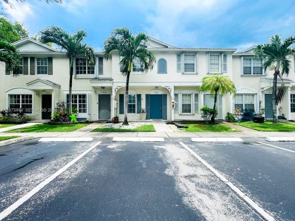 4904 SW 31st Ter, Dania Beach, FL 33312