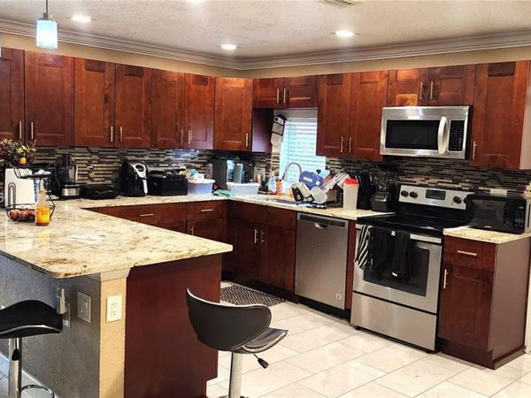 7707 SW 8th St , North Lauderdale, FL 33068