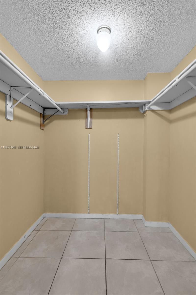 8615 NW 8th St, Unit 421, Miami, FL 33126 Photo