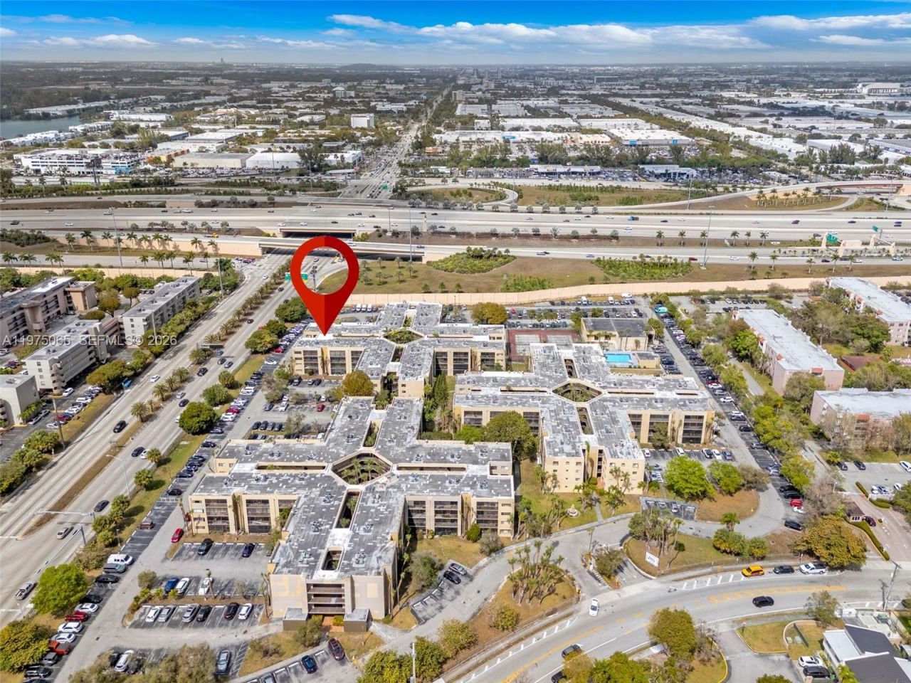 8615 NW 8th St, Unit 421, Miami, FL 33126 Photo