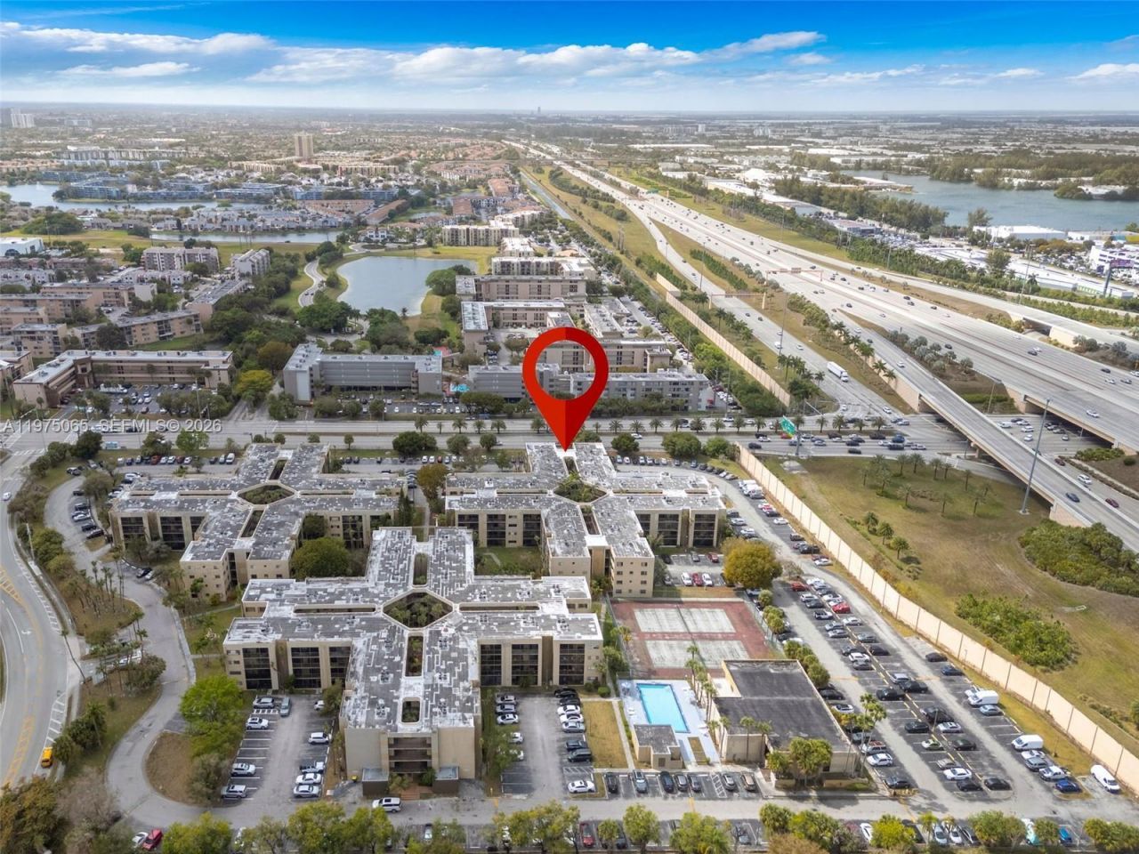 8615 NW 8th St, Unit 421, Miami, FL 33126 Photo