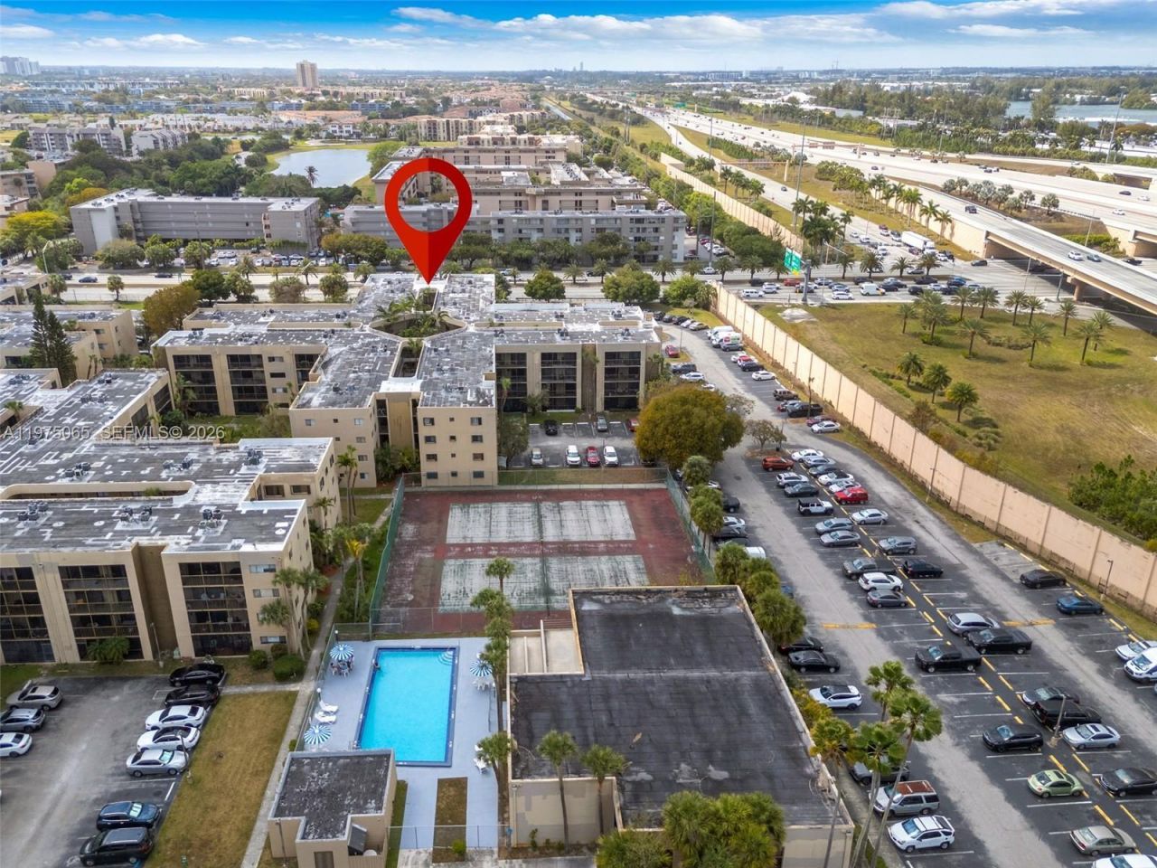 8615 NW 8th St, Unit 421, Miami, FL 33126 Photo