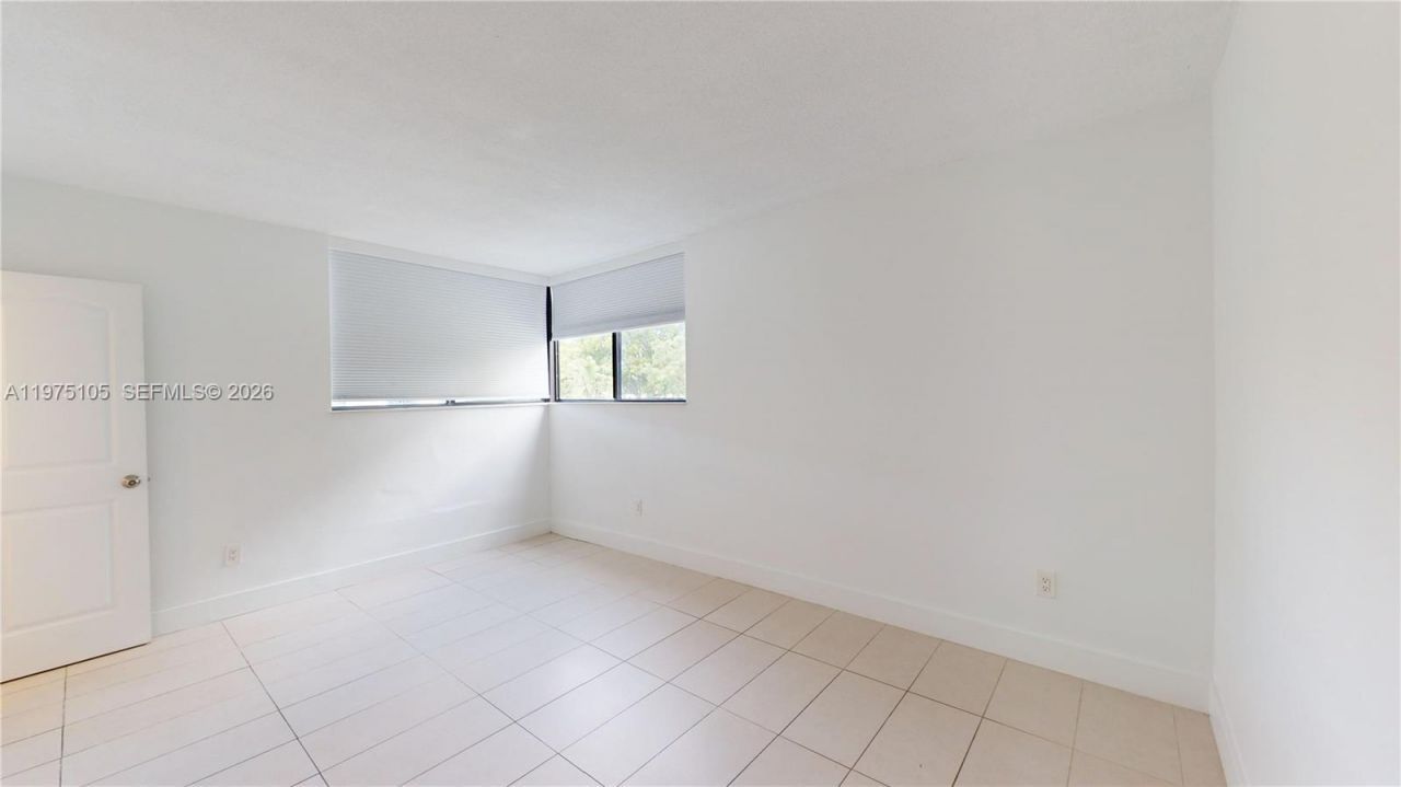 2345 NE 135th St , Unit 206, North Miami, FL 33181 Photo