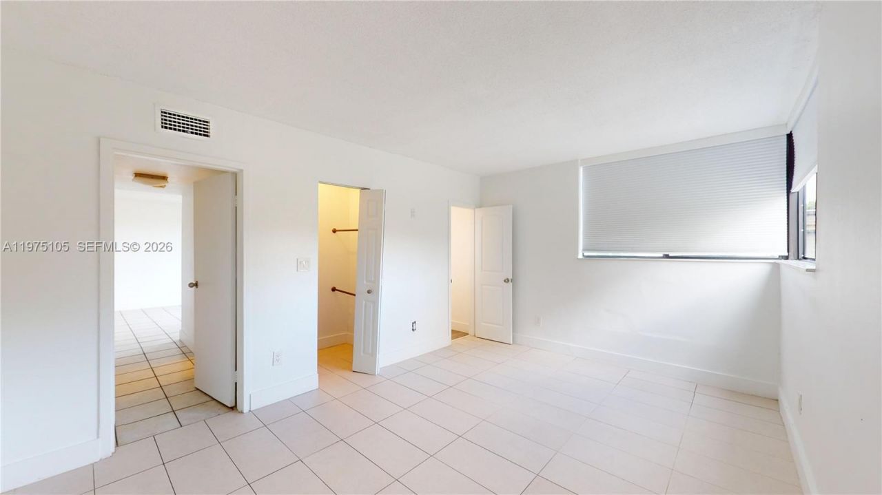 2345 NE 135th St , Unit 206, North Miami, FL 33181 Photo