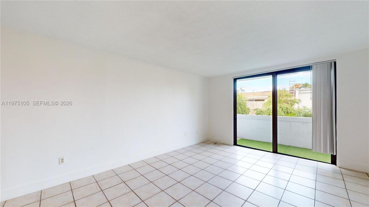 2345 NE 135th St , Unit 206, North Miami, FL 33181 Photo