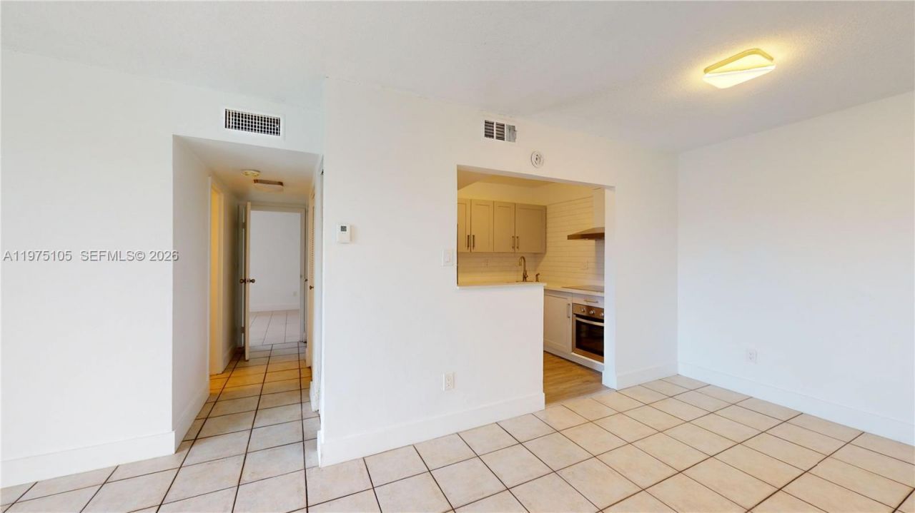 2345 NE 135th St , Unit 206, North Miami, FL 33181 Photo