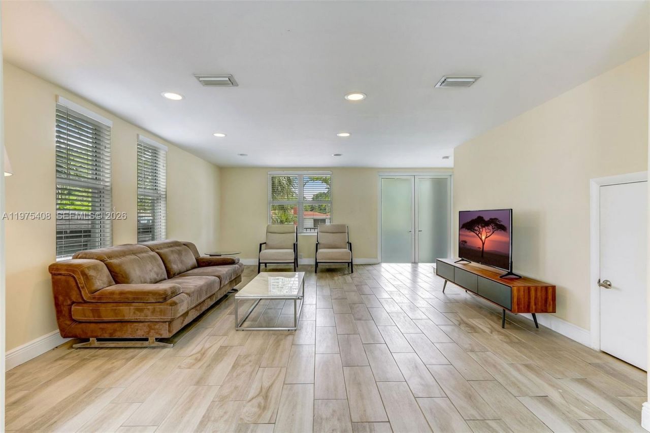 1578 NE 110th St, Unit A, Miami, FL 33161 Photo