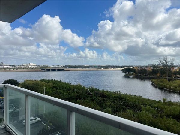 5077 NW 7th St , Unit 607, Miami, FL 33126