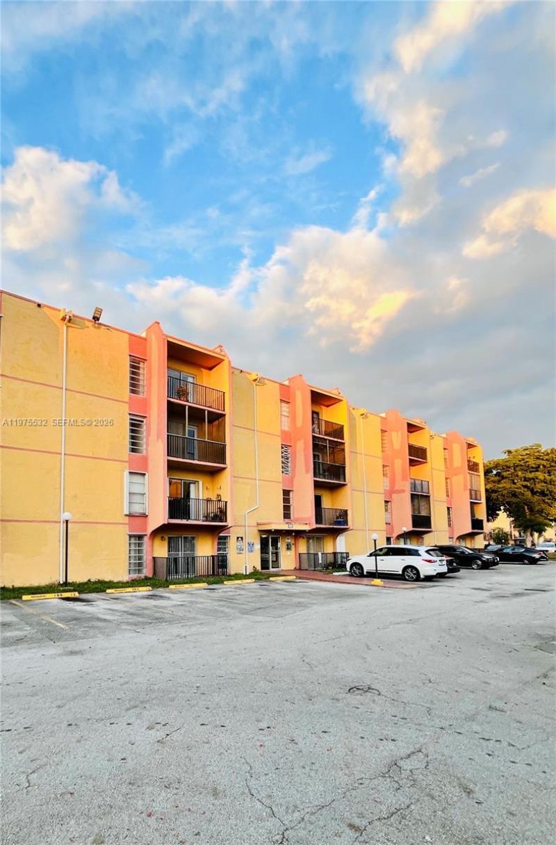 4721 NW 7th St , Unit 102-12, Miami, FL 33126 Photo