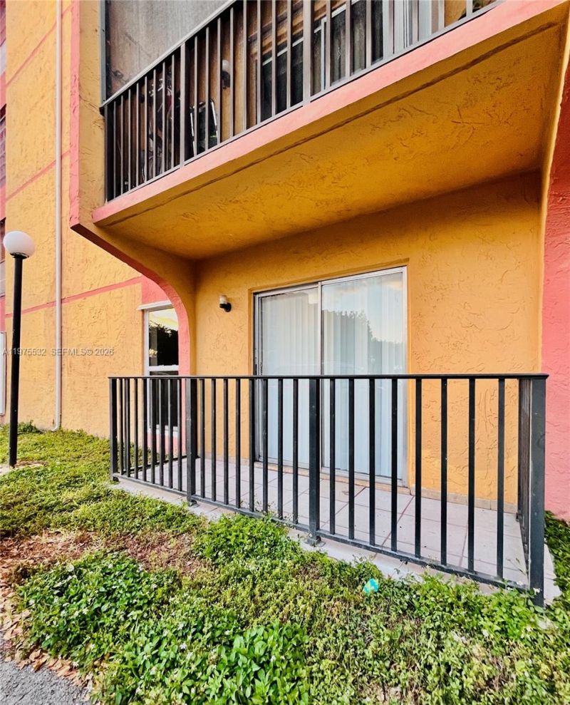 4721 NW 7th St , Unit 102-12, Miami, FL 33126 Photo