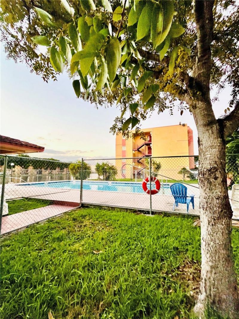 4721 NW 7th St , Unit 102-12, Miami, FL 33126 Photo