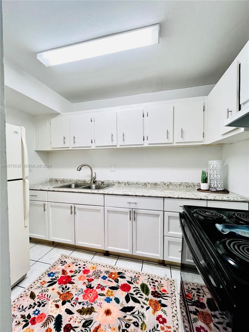 4721 NW 7th St , Unit 102-12, Miami, FL 33126 Photo