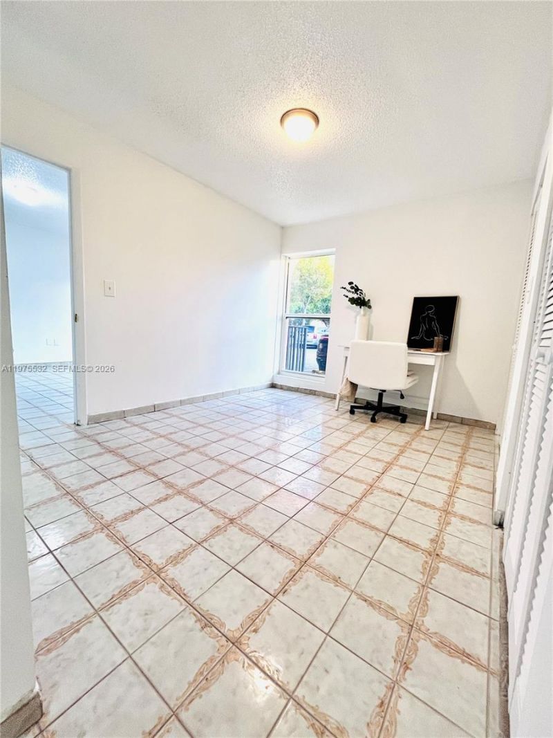 4721 NW 7th St , Unit 102-12, Miami, FL 33126 Photo