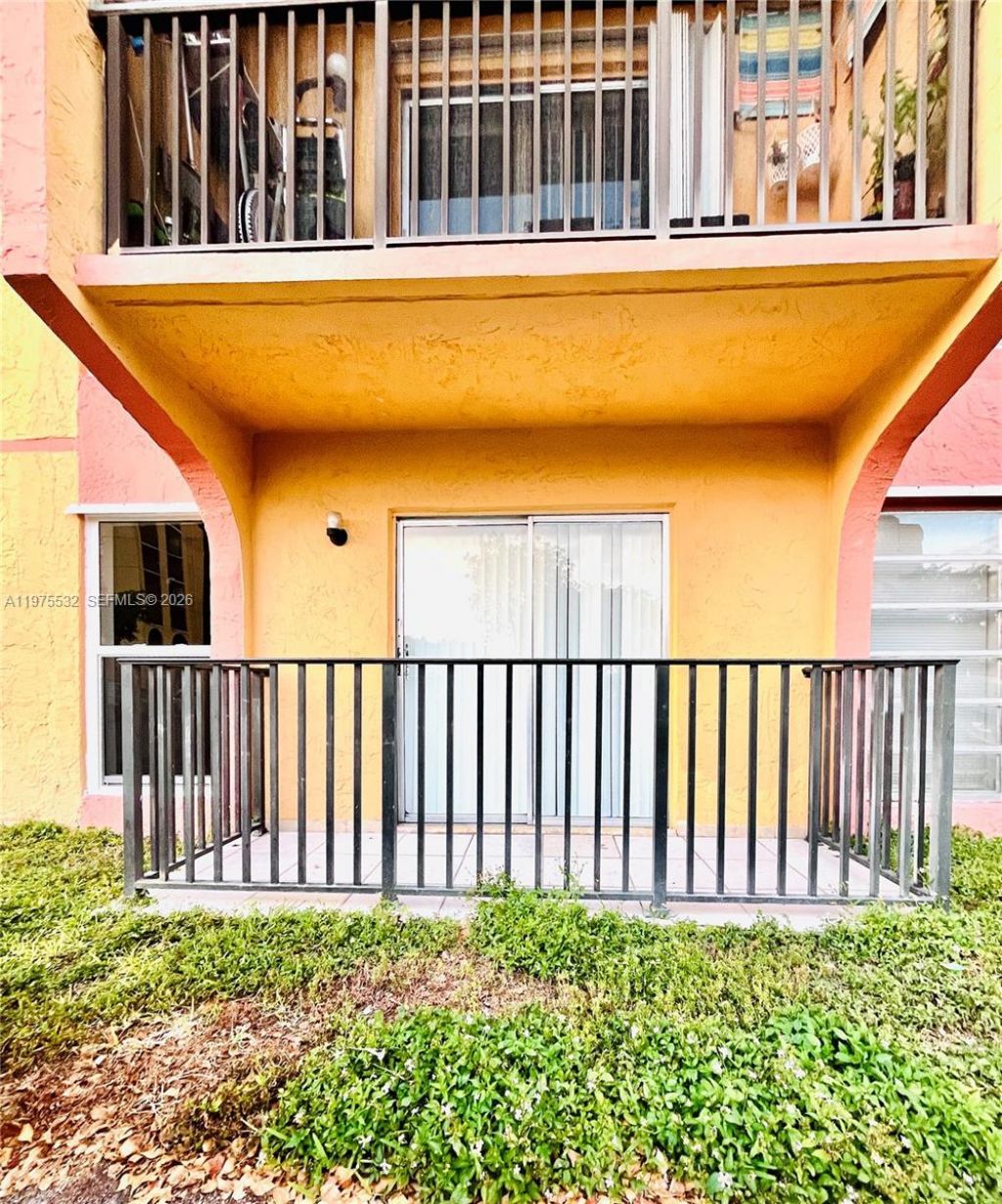 4721 NW 7th St , Unit 102-12, Miami, FL 33126 Photo