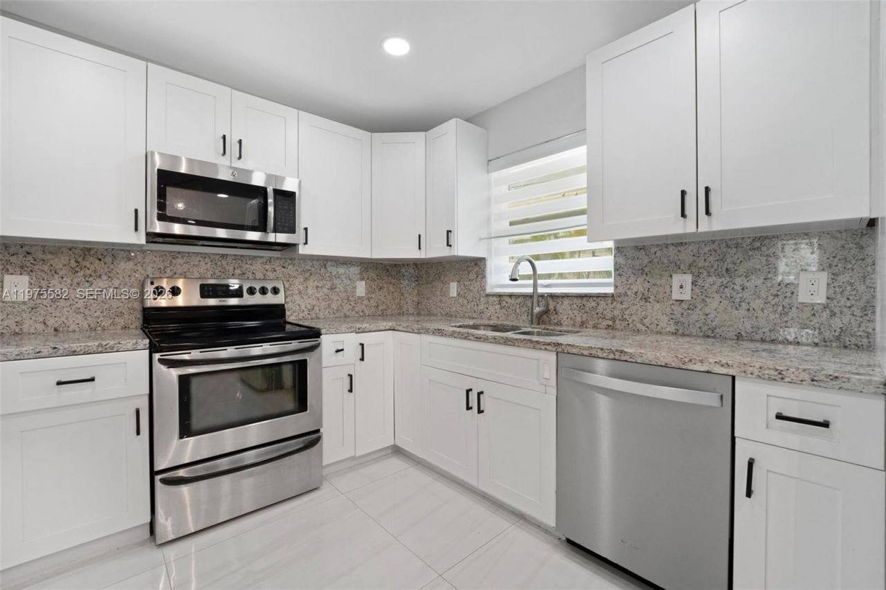 309 SE 3rd Ter, Deerfield Beach, FL 33441 Photo