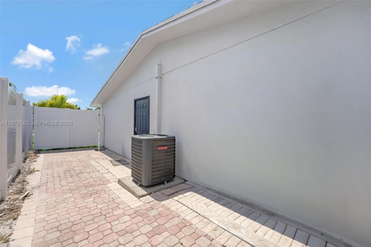 309 SE 3rd Ter, Deerfield Beach, FL 33441 Photo