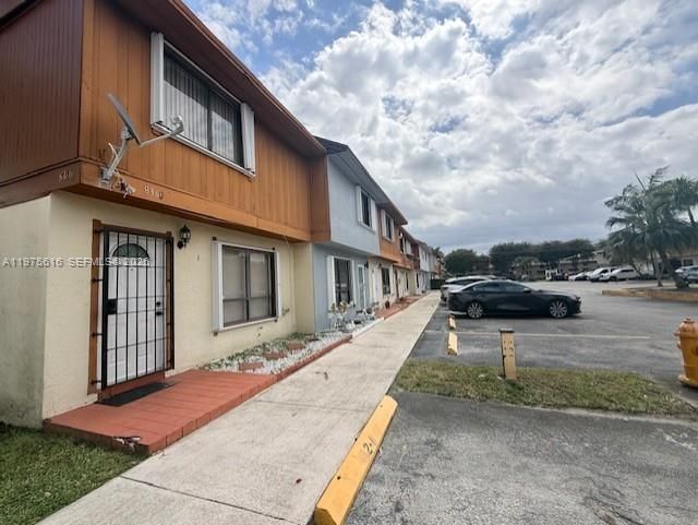 8360 NW 8th St, Unit 3-2, Miami, FL 33126 Photo