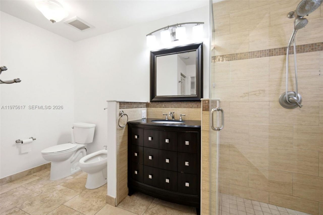 561 SW 87th Ct, Miami, FL 33174 Photo