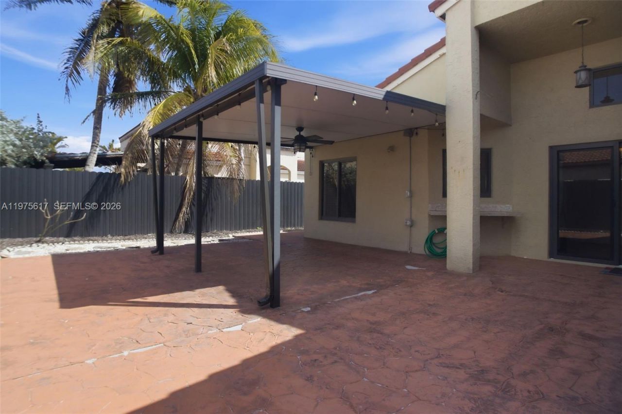 561 SW 87th Ct, Miami, FL 33174 Photo