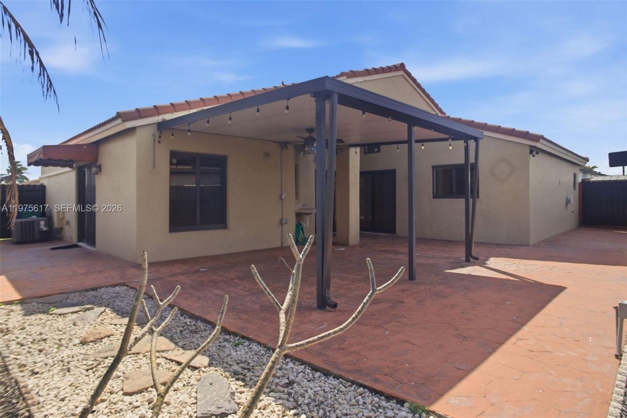 561 SW 87th Ct, Miami, FL 33174 Photo