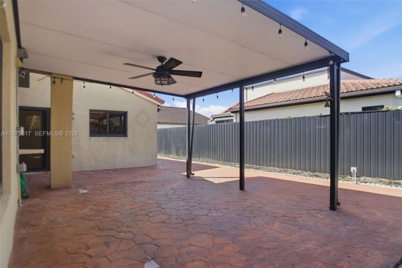 561 SW 87th Ct, Miami, FL 33174 Photo