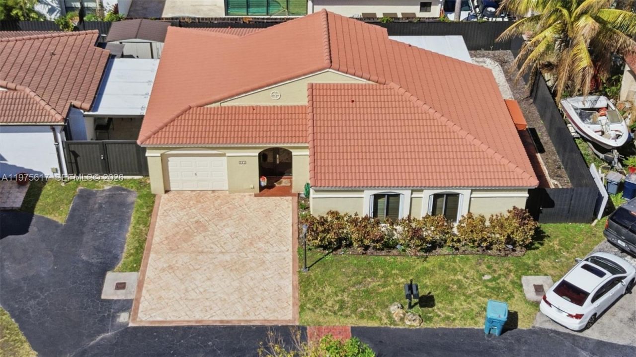 561 SW 87th Ct, Miami, FL 33174 Photo