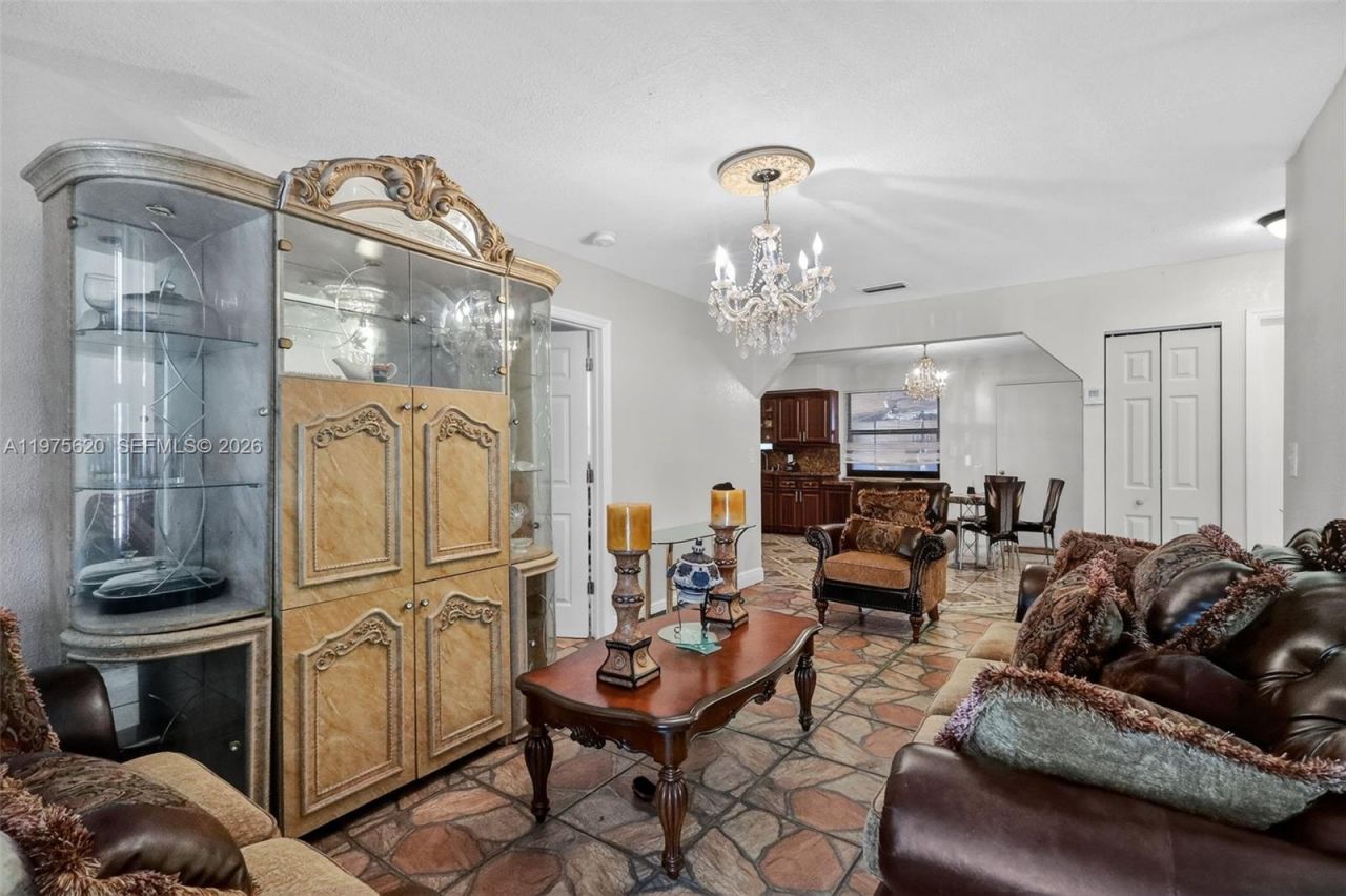 834 NW 115th St, Miami, FL 33168 Photo