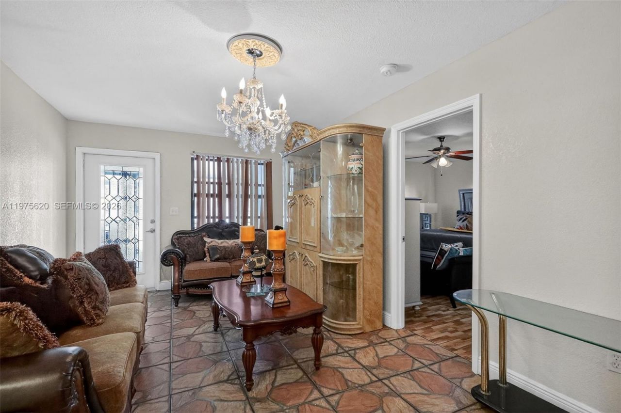 834 NW 115th St, Miami, FL 33168 Photo