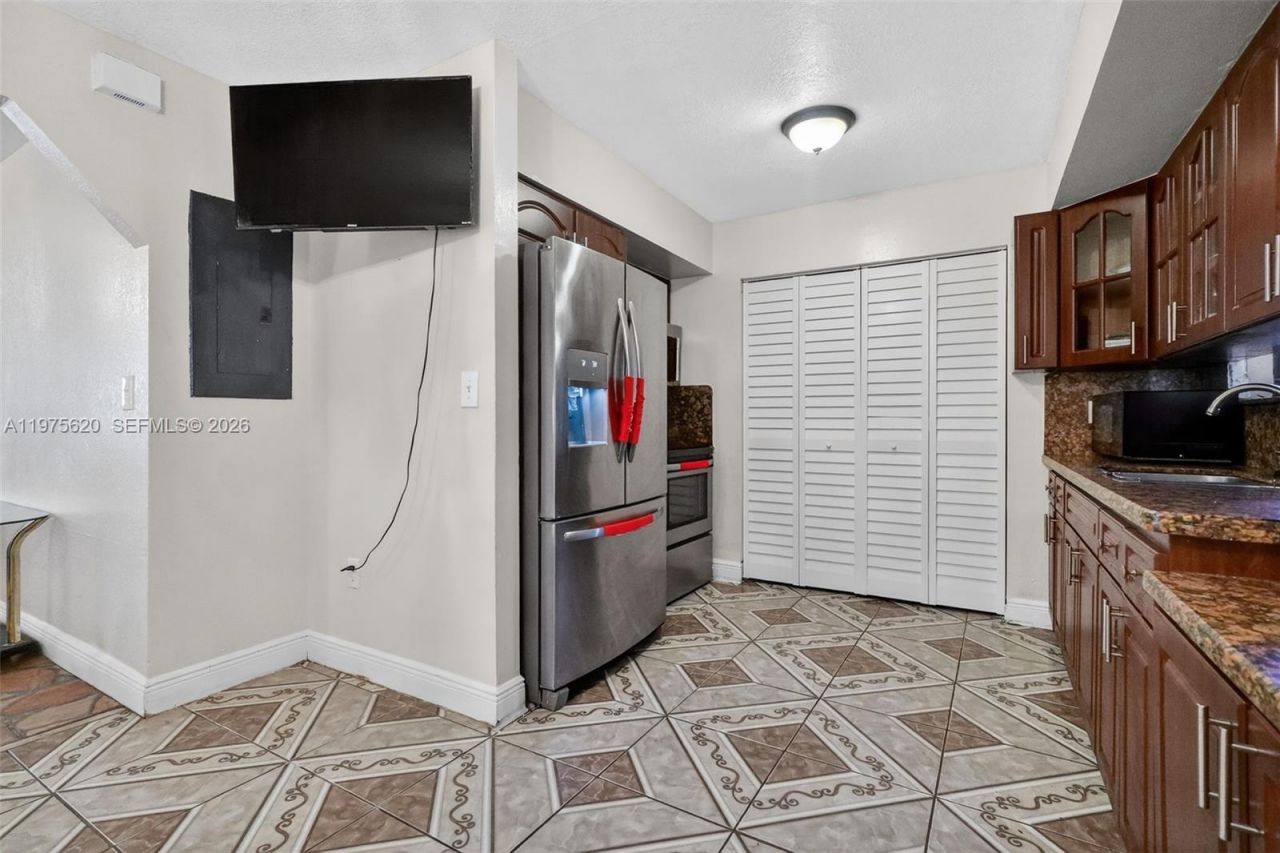 834 NW 115th St, Miami, FL 33168 Photo