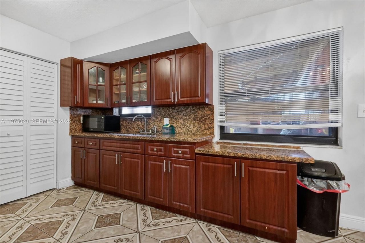 834 NW 115th St, Miami, FL 33168 Photo