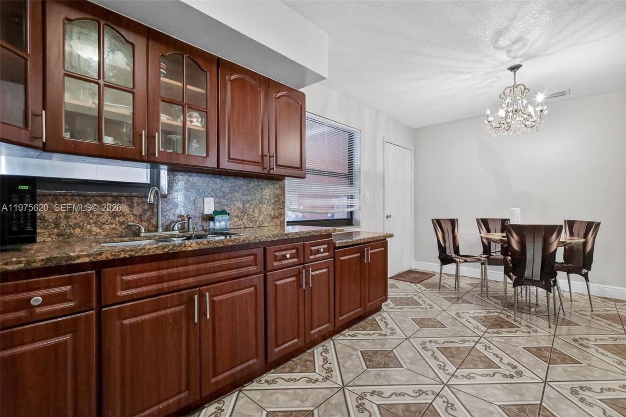 834 NW 115th St, Miami, FL 33168 Photo