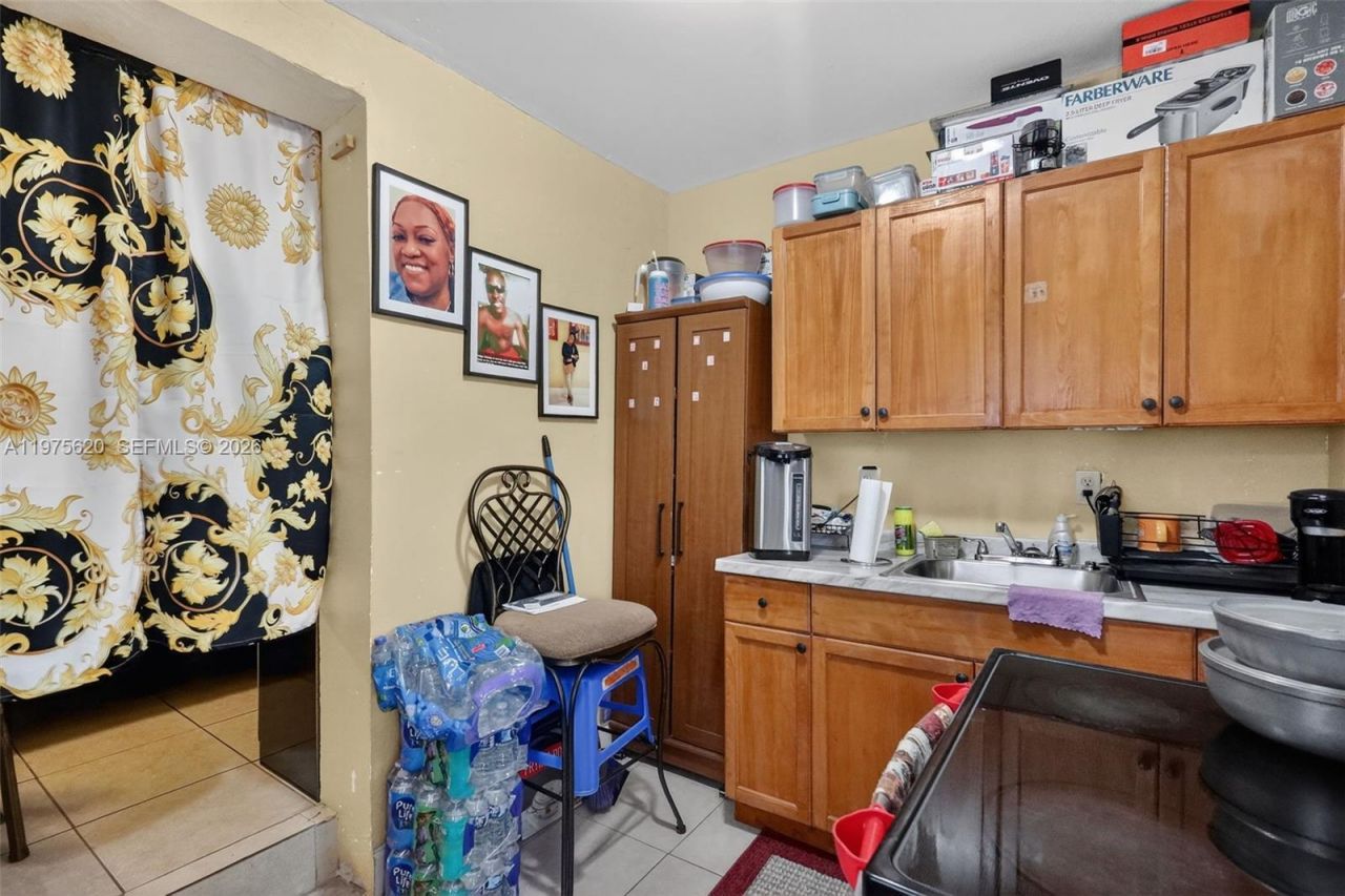 834 NW 115th St, Miami, FL 33168 Photo