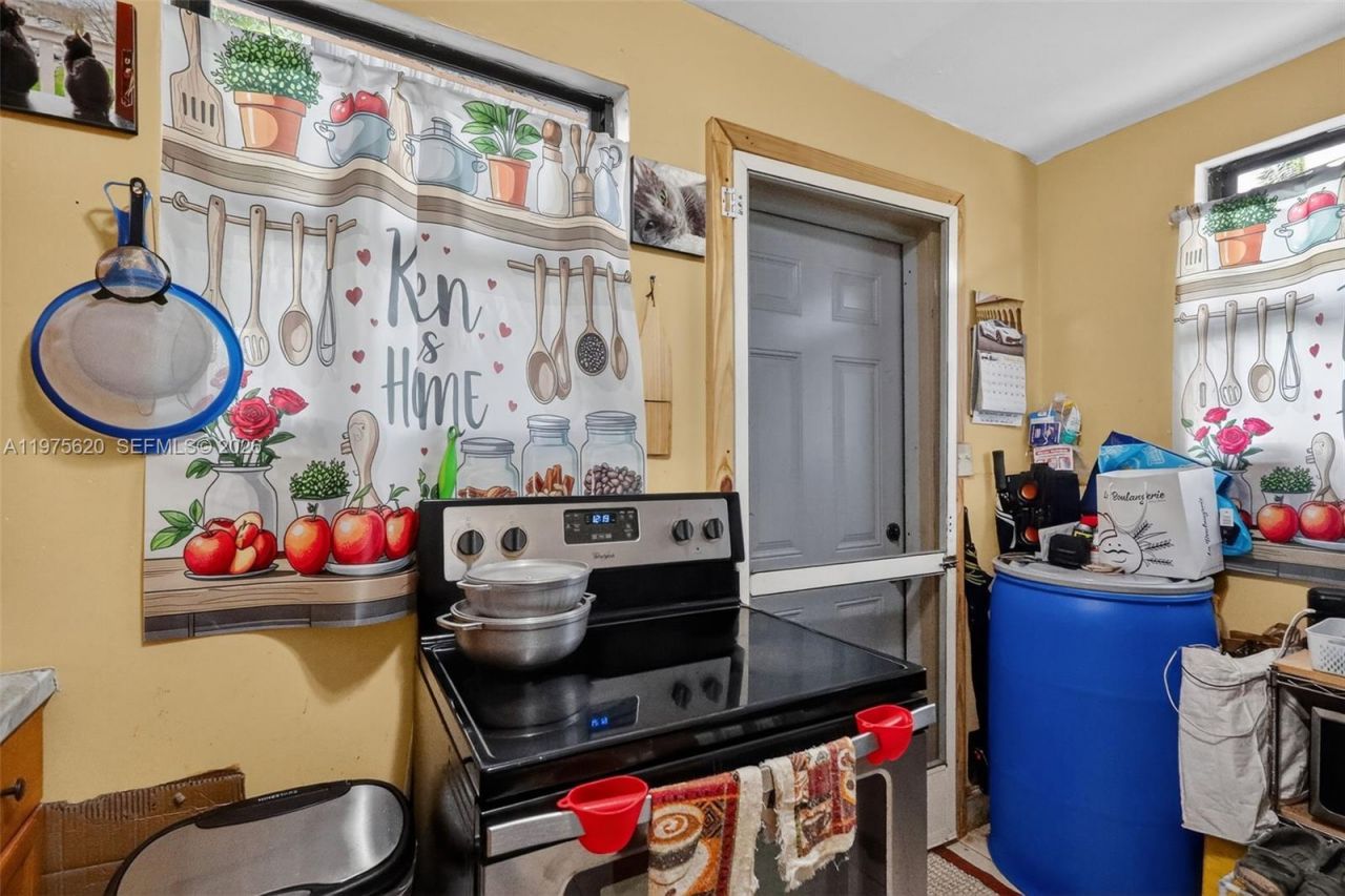 834 NW 115th St, Miami, FL 33168 Photo