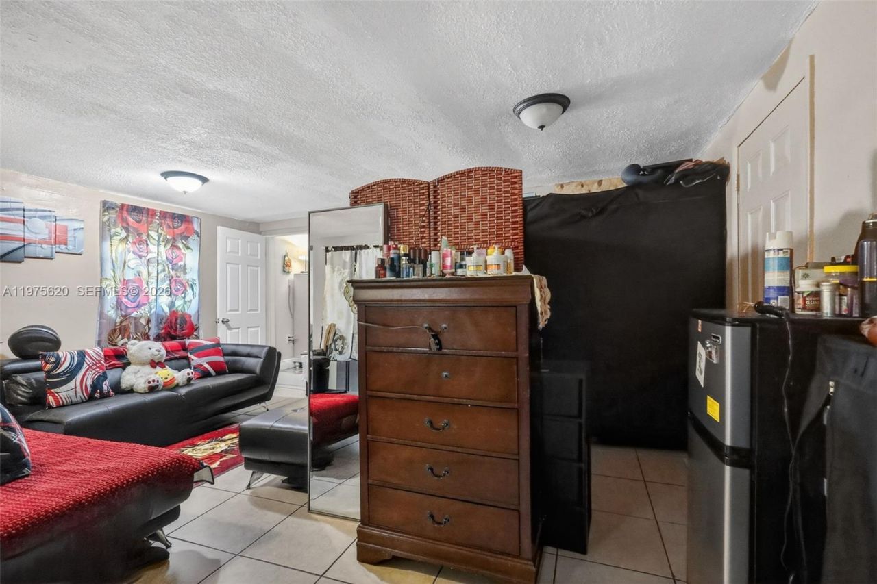 834 NW 115th St, Miami, FL 33168 Photo