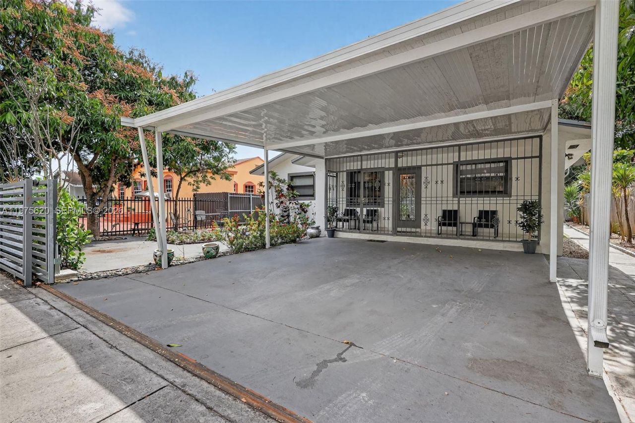 834 NW 115th St, Miami, FL 33168 Photo