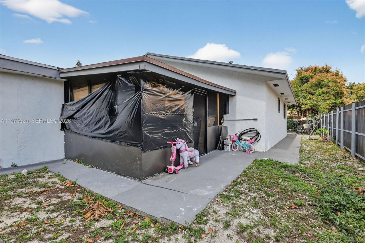 834 NW 115th St, Miami, FL 33168 Photo