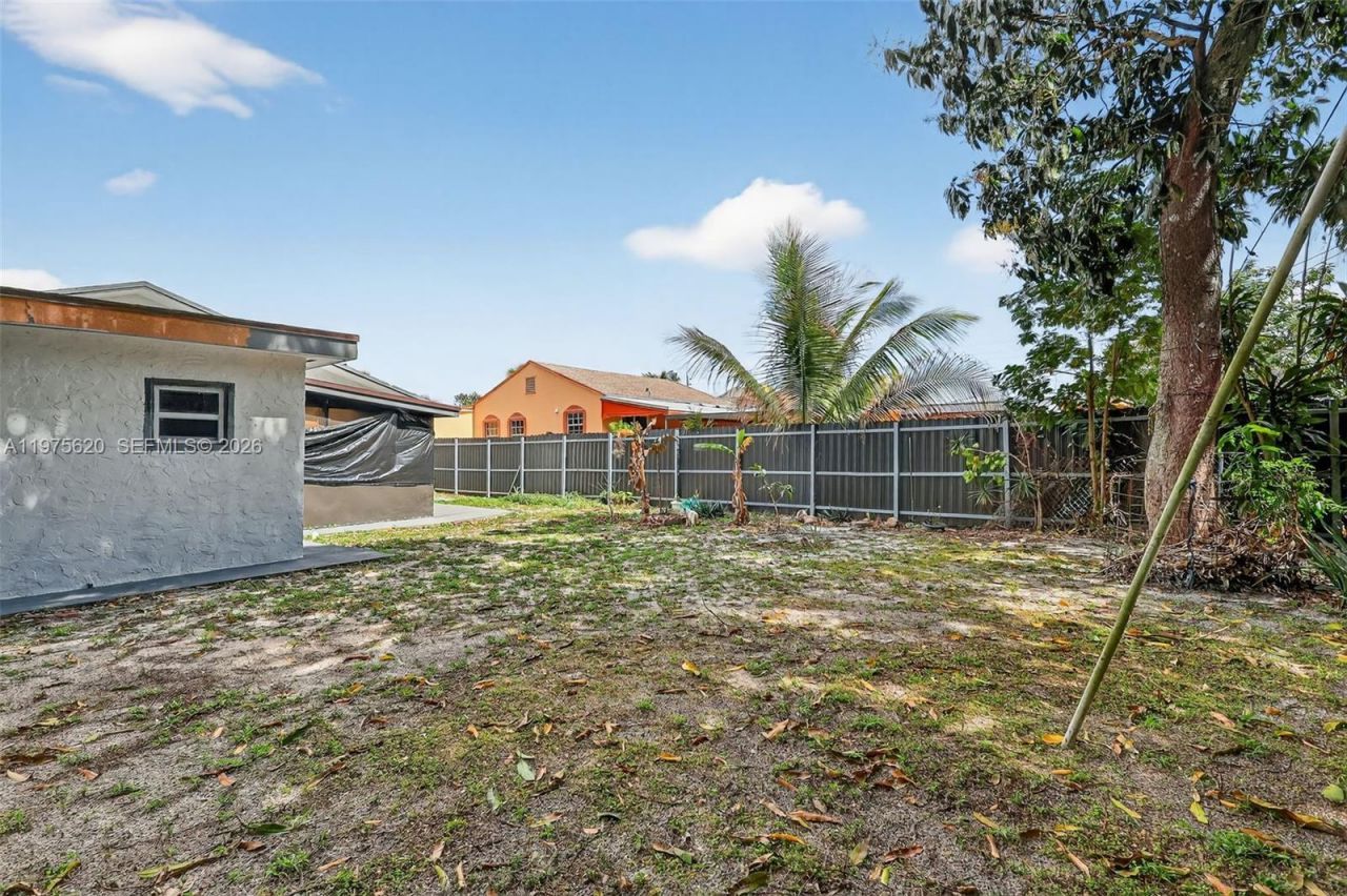 834 NW 115th St, Miami, FL 33168 Photo