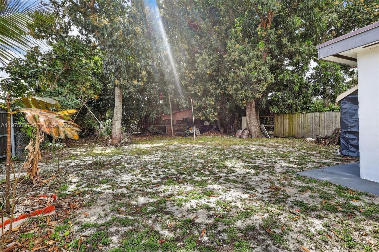 834 NW 115th St, Miami, FL 33168 Photo