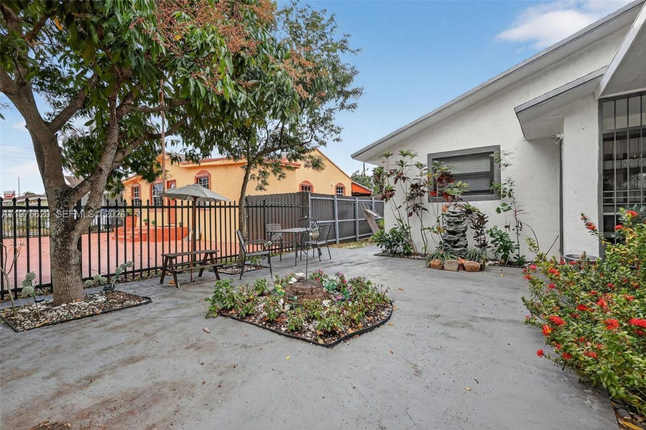 834 NW 115th St, Miami, FL 33168 Photo