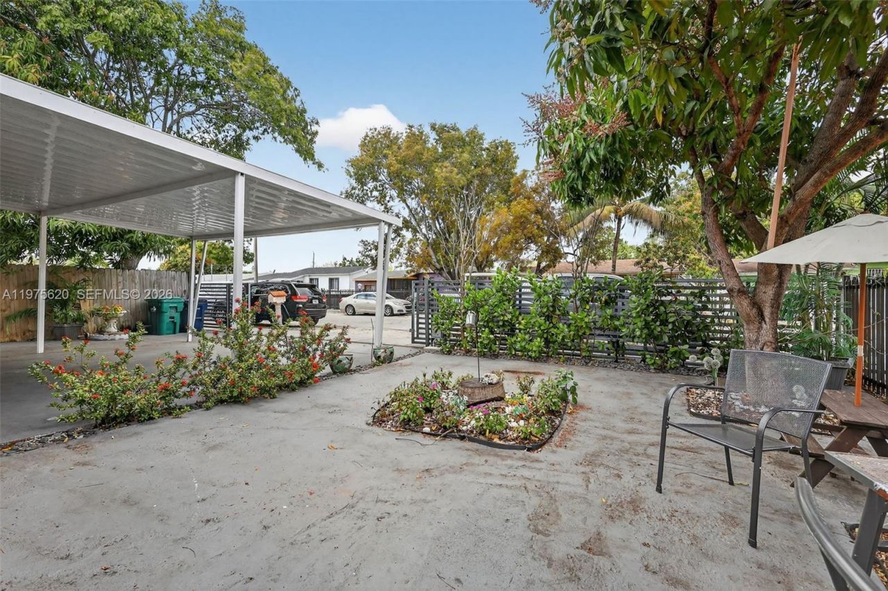 834 NW 115th St, Miami, FL 33168 Photo