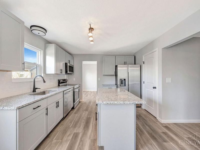 875 Venetian Terrace, Cincinnati, OH 45224 Photo 15