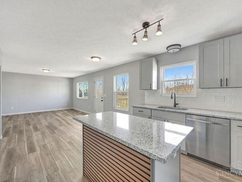 875 Venetian Terrace, Cincinnati, OH 45224 Photo 18