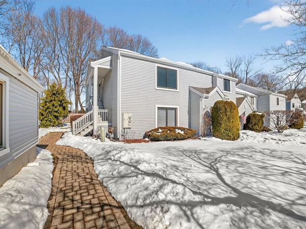 97 Sunfish Landing , Mohegan Lake, NY 10547