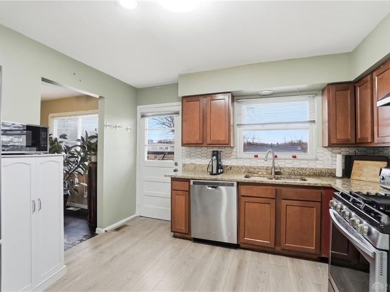 564 Waycross Road, Forest Park, OH 45240 Photo 16