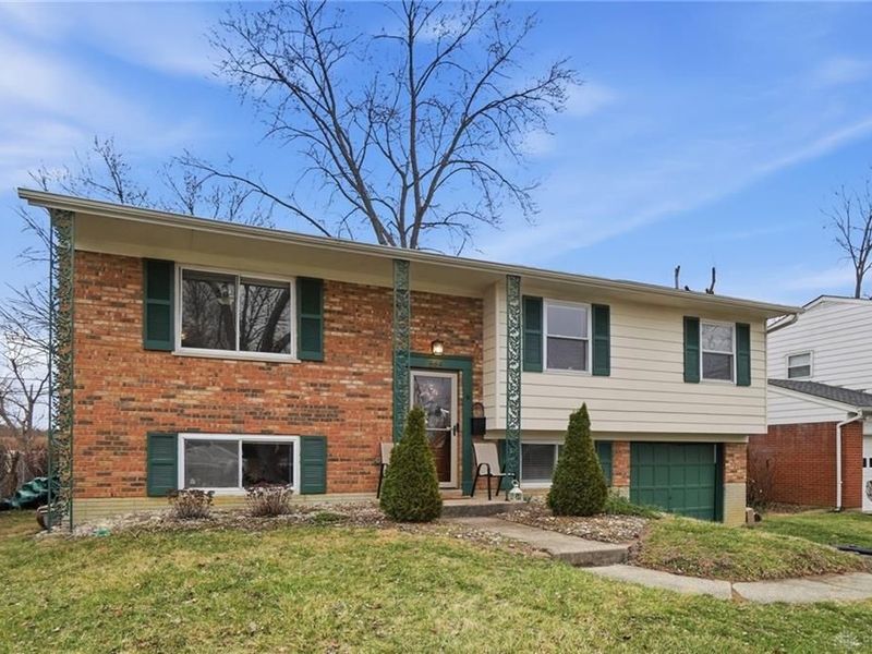 564 Waycross Road, Forest Park, OH 45240 Photo 2