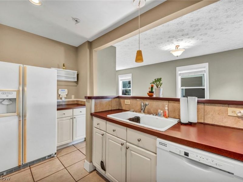 10410 Baltic Road, Cleveland, OH 44102 Photo 11